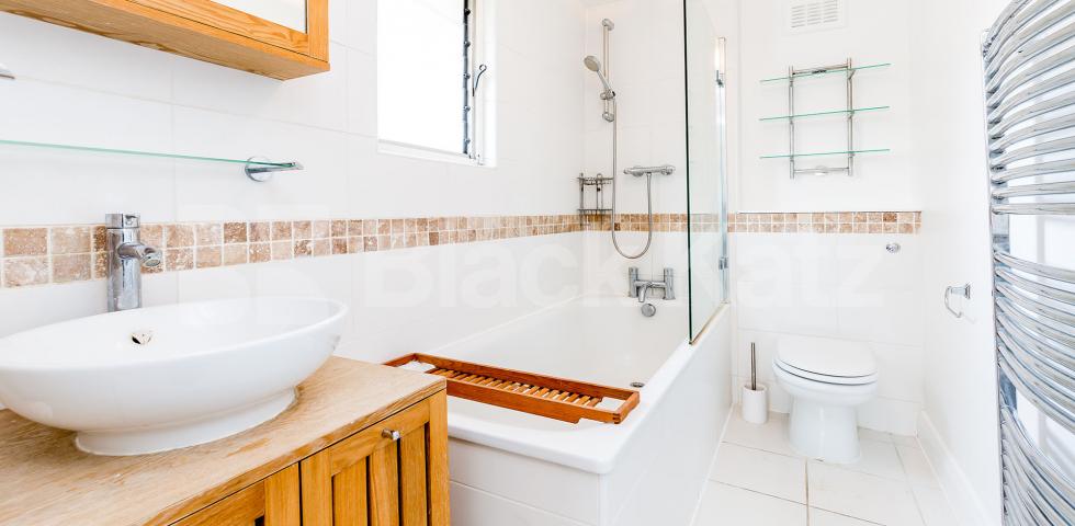 			MODERN FOUR BED 2 BATH!, 4 Bedroom, 1 bath, 1 reception Flat			 Chepstow Road, BAYSWATER-NOTTING HILL